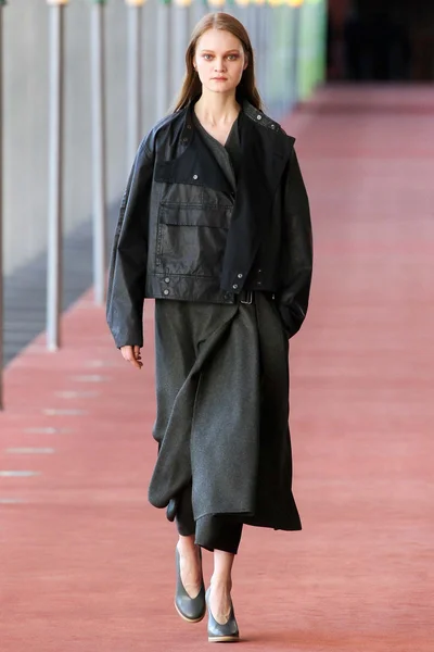 Look 25